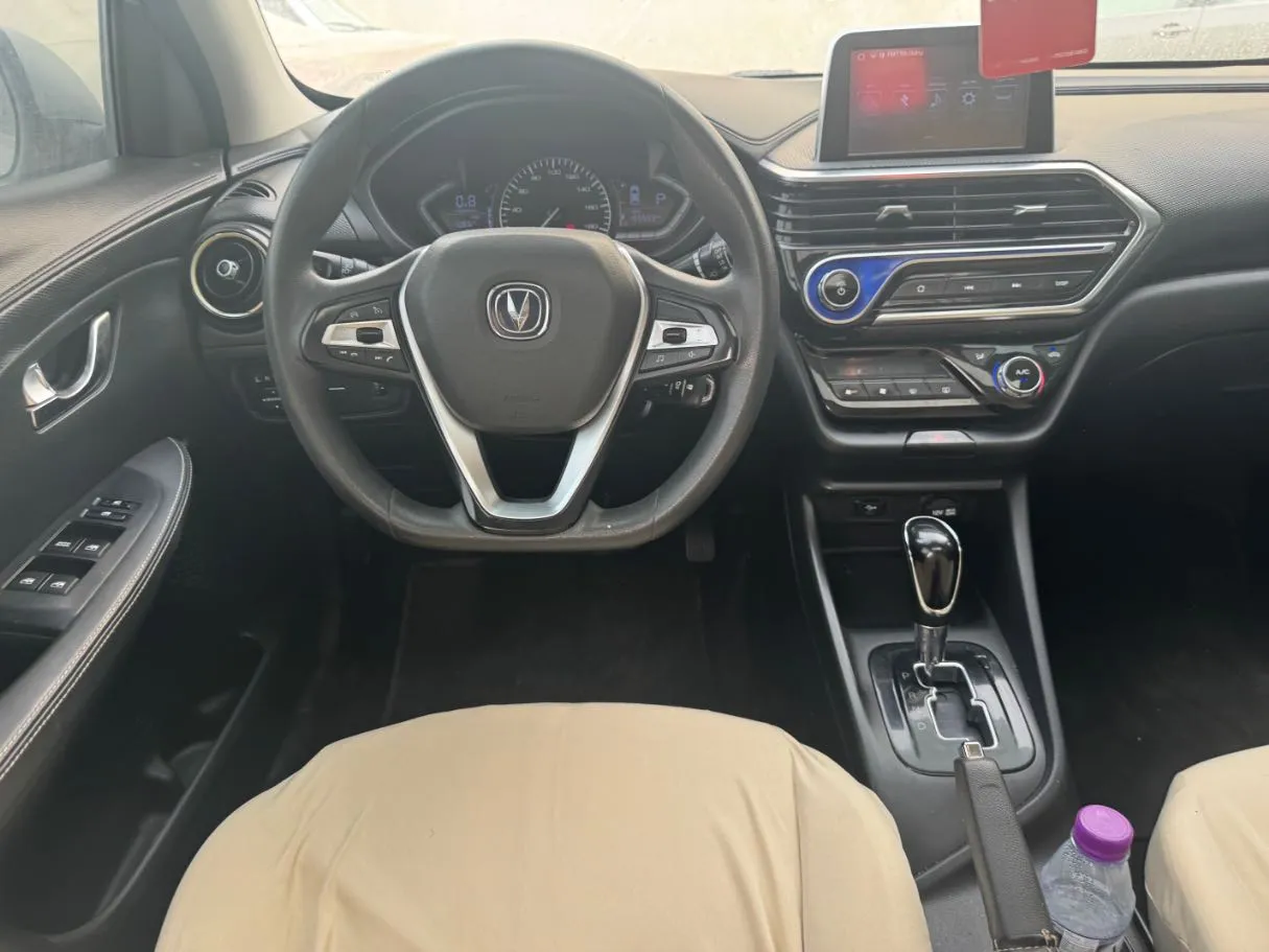 Car image 17