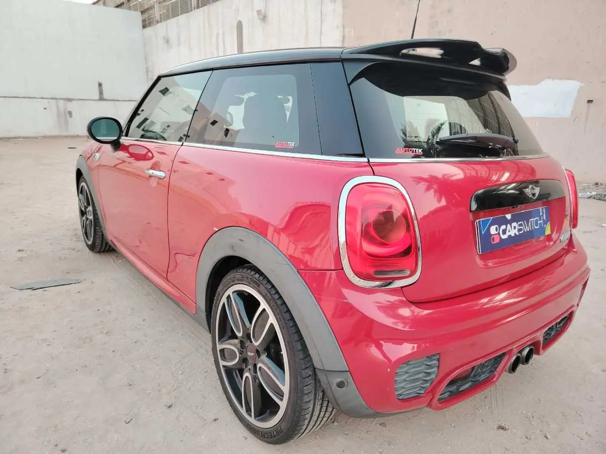 Car image 7