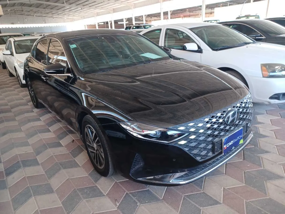 Car image 3