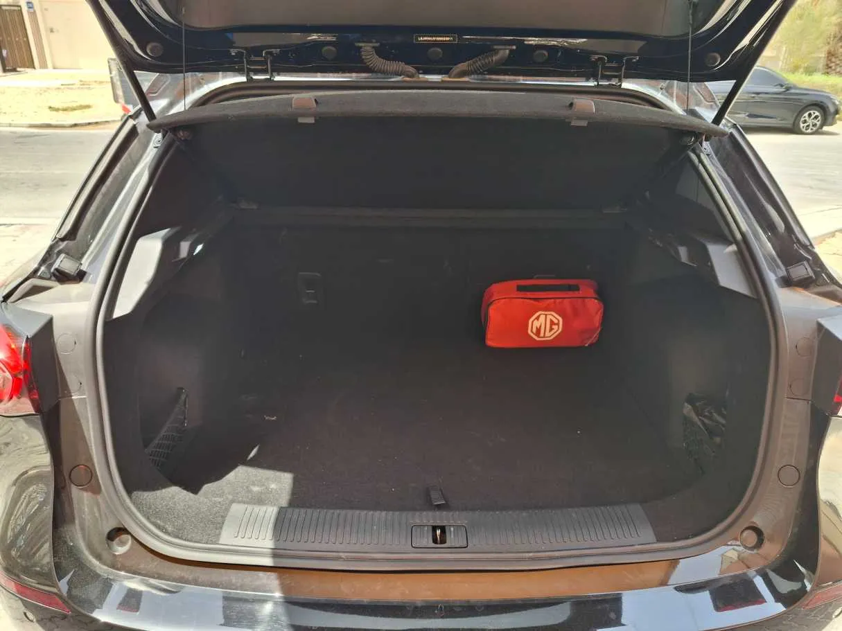 Car image 20