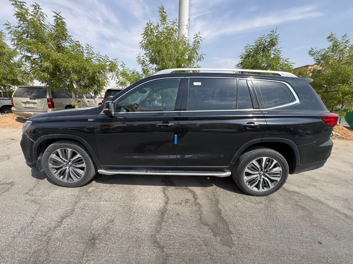 Car image 7