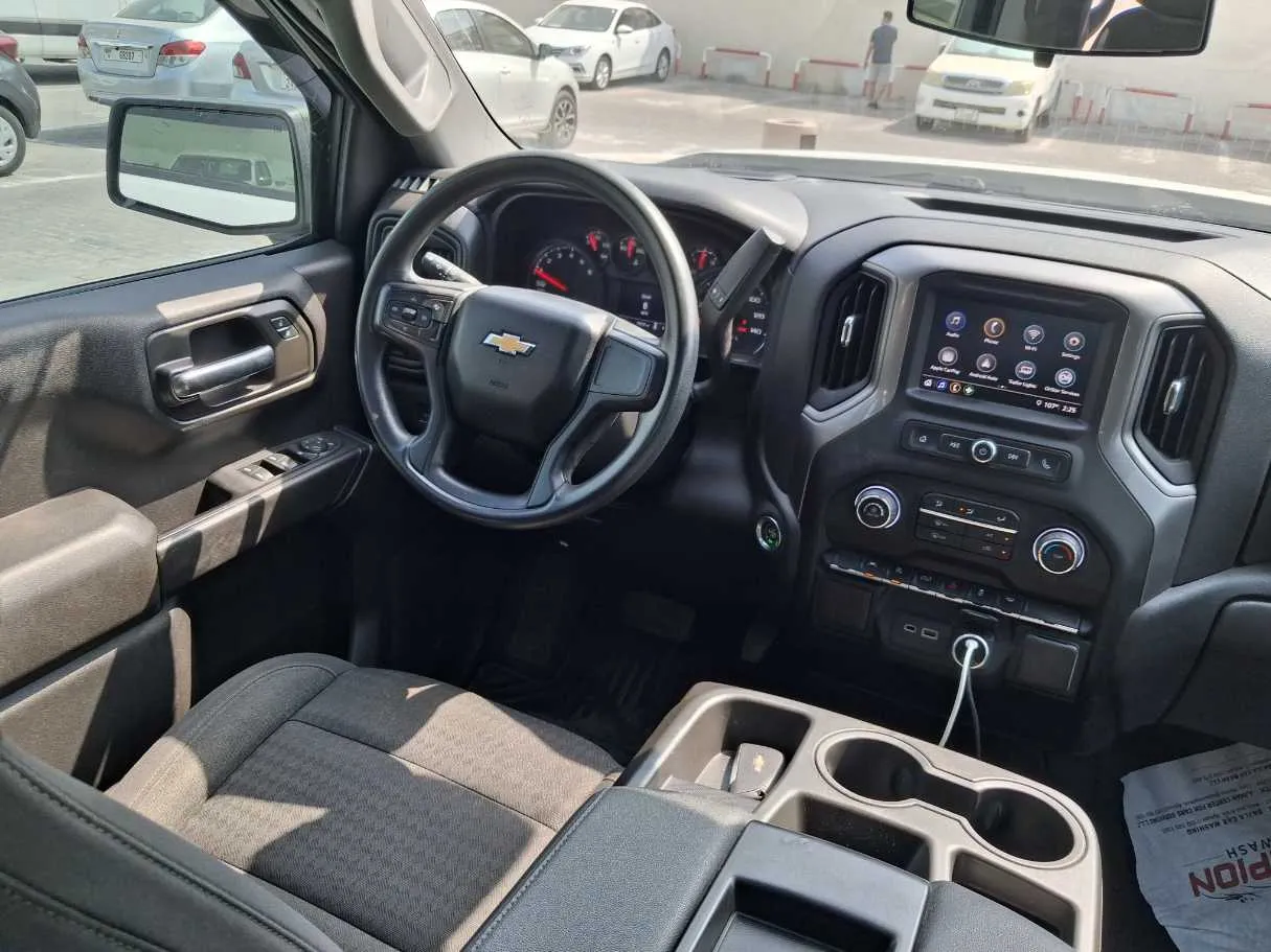 Car image 17