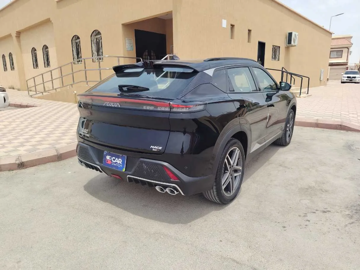 Car image 5