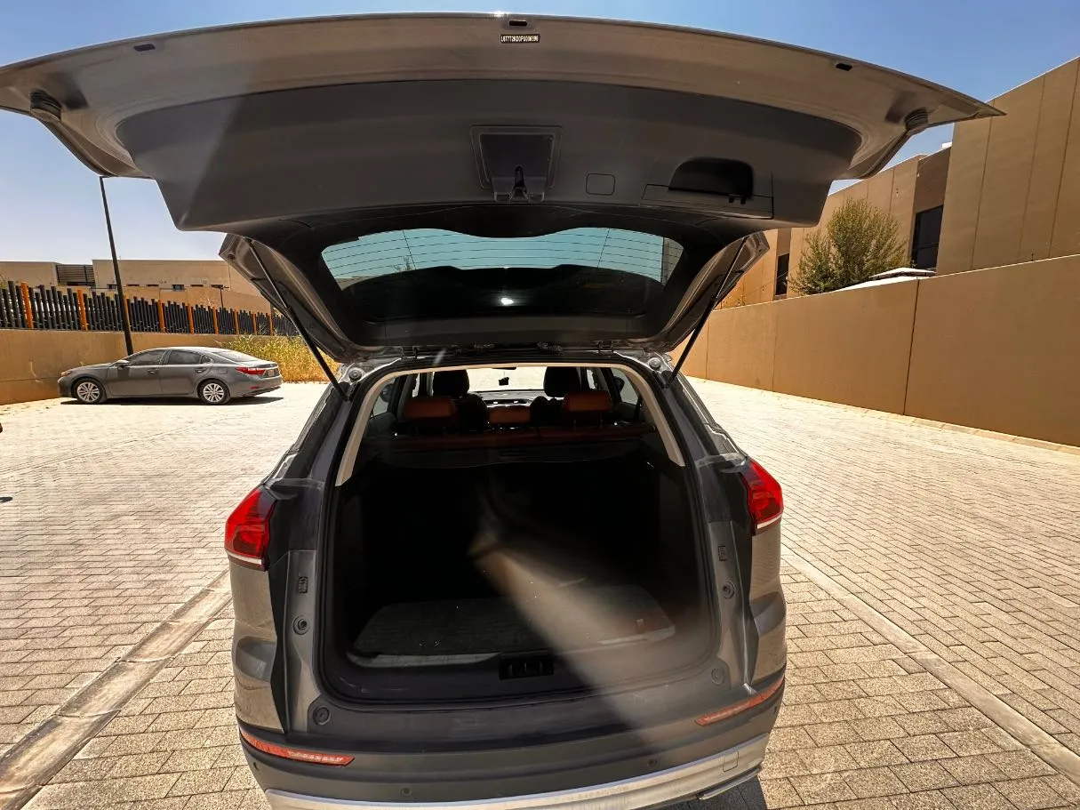 Car image 22