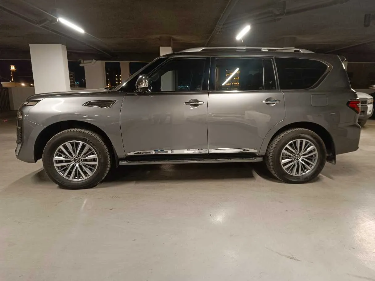 Car image 8