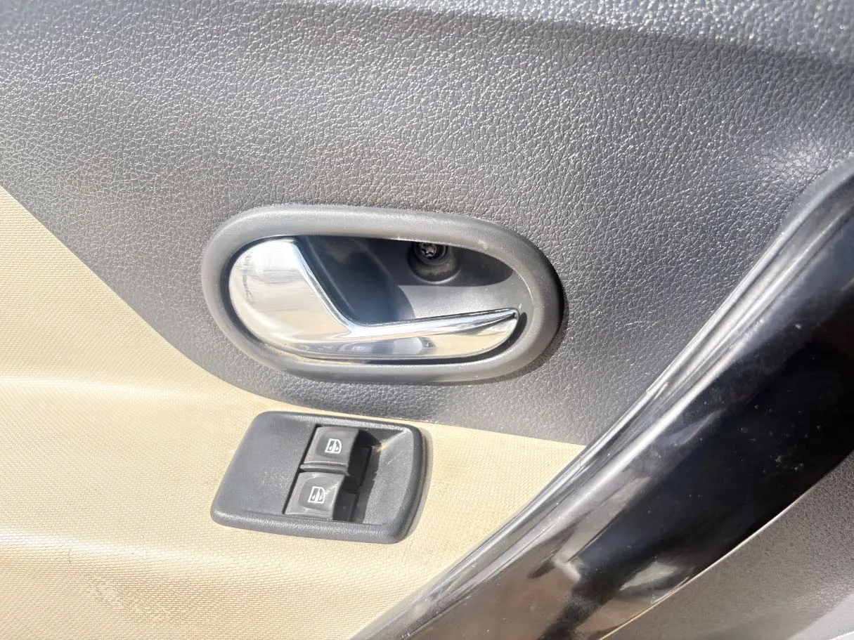 Car image 23