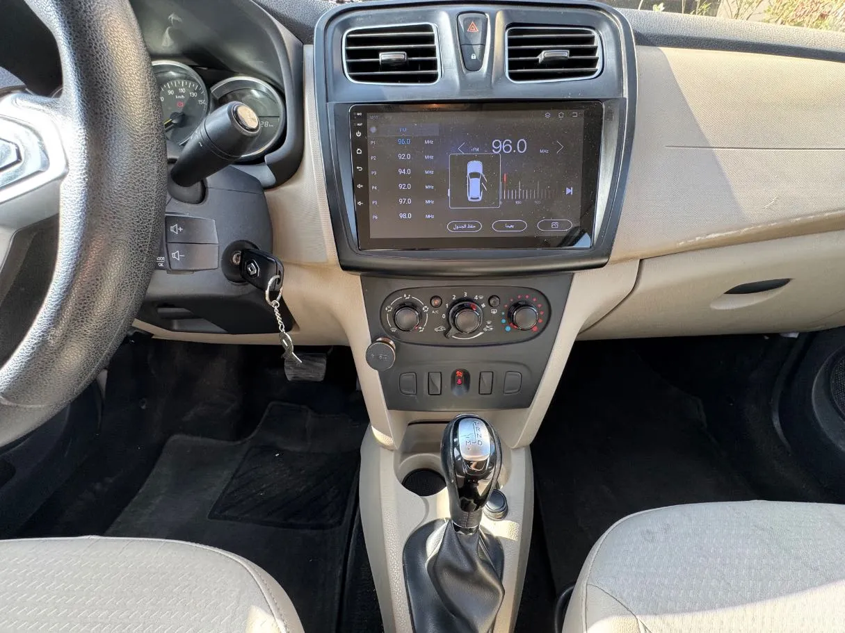 Car image 16