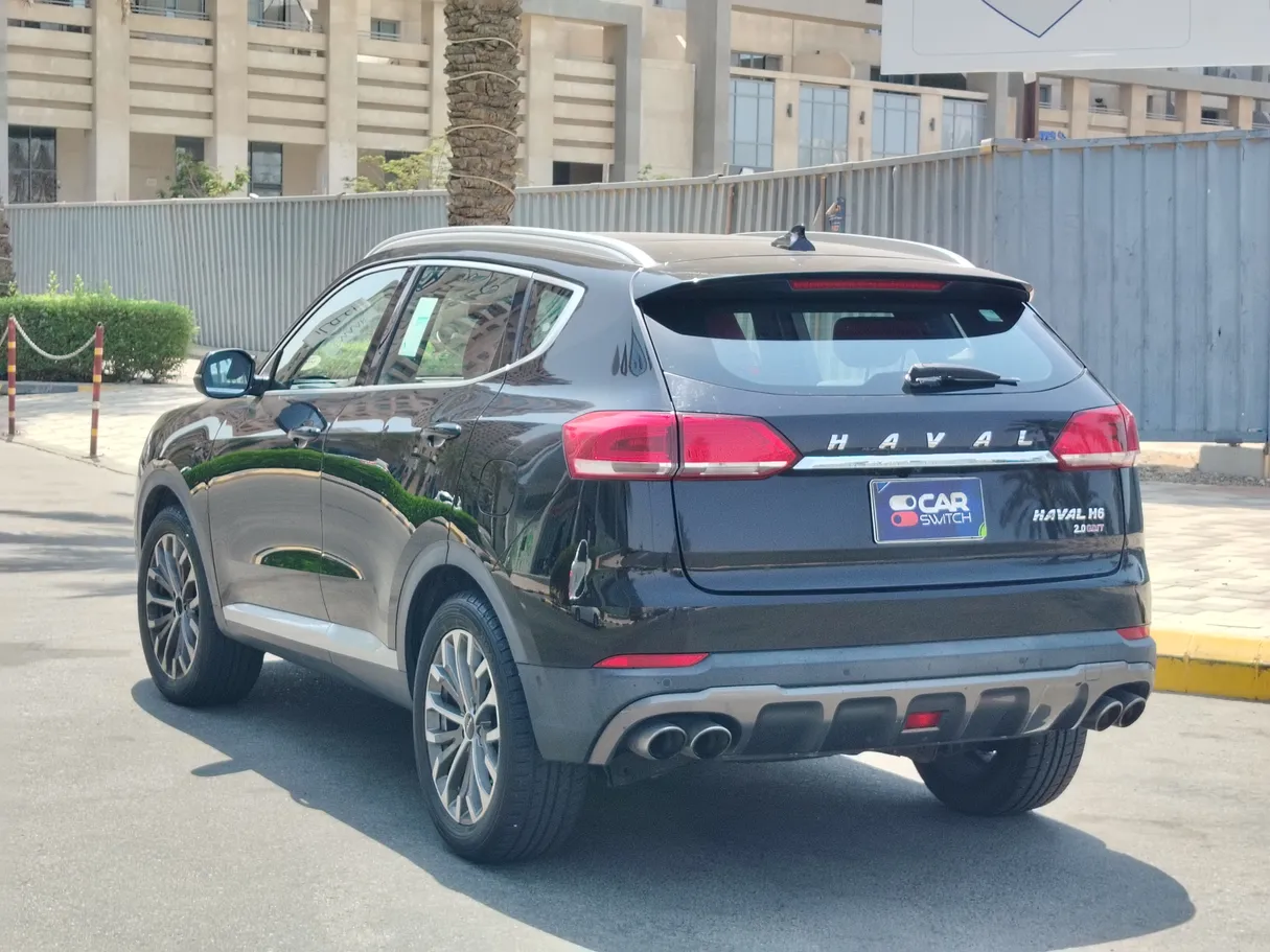 Car image 7