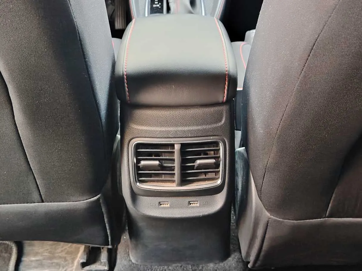 Car image 28