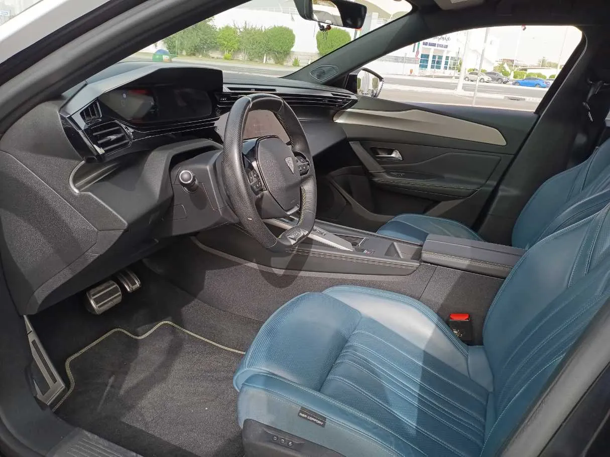 Car image 11