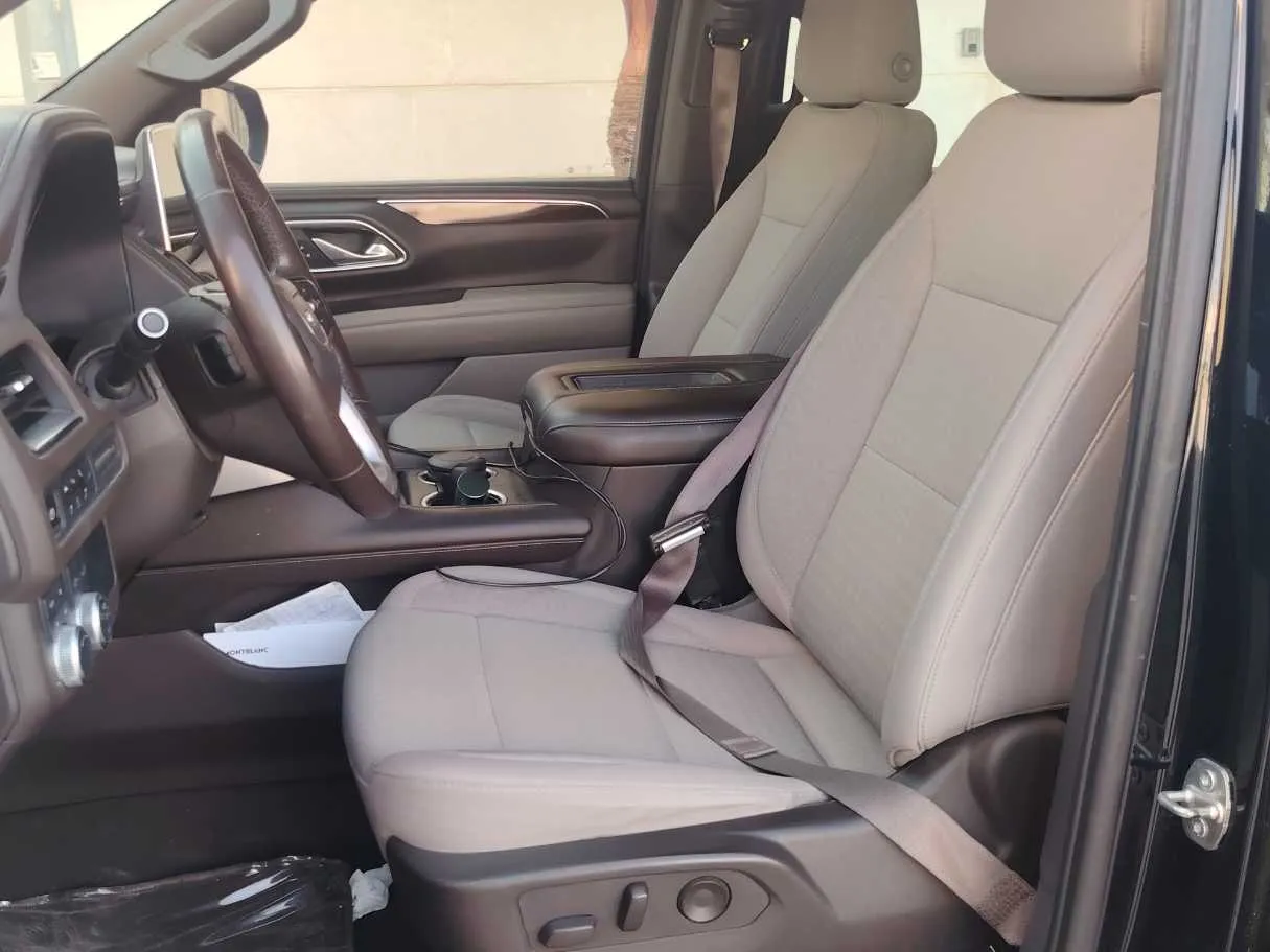 Car image 13