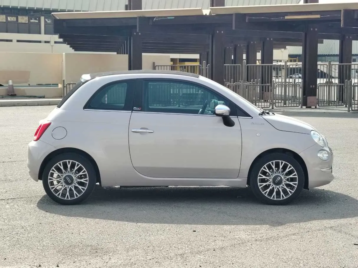 Car image 4