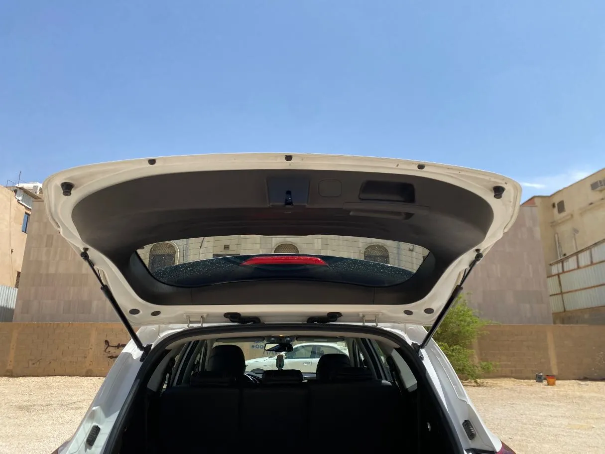 Car image 21