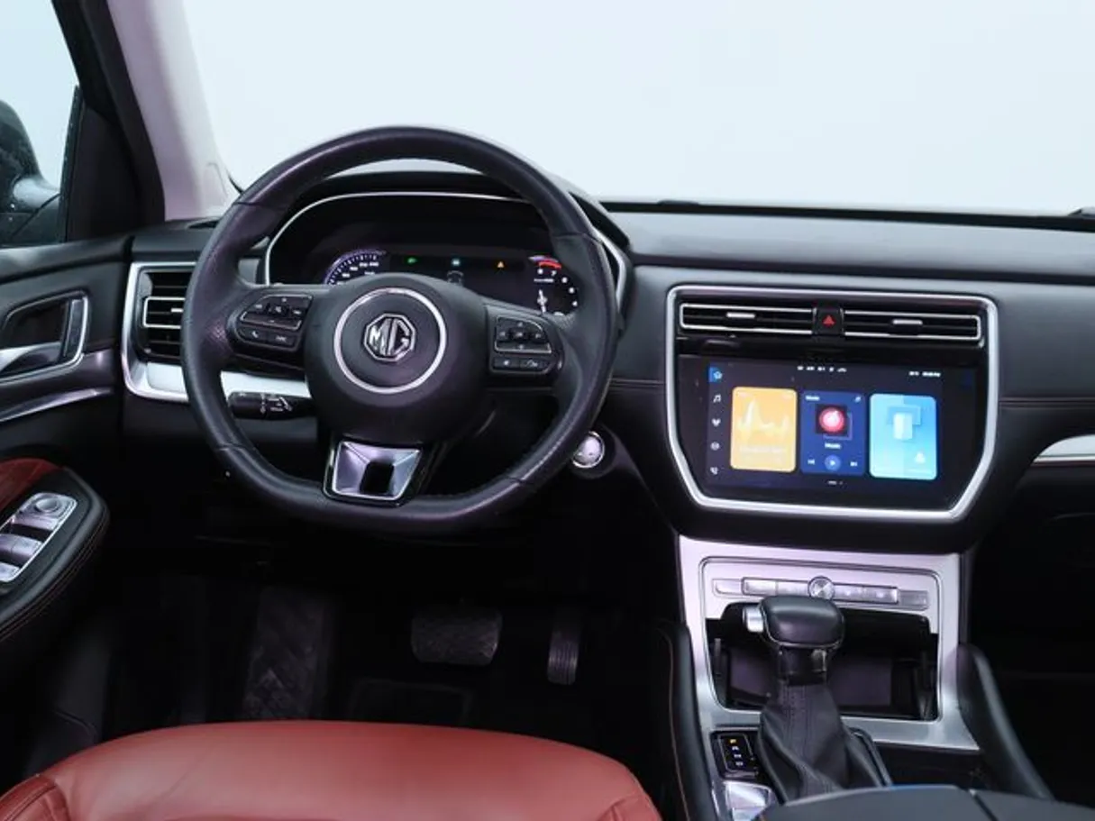 Car image 15