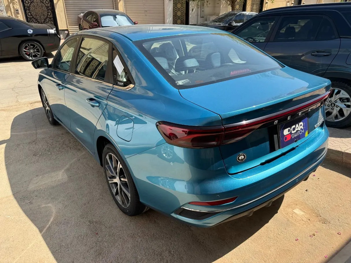 Car image 6