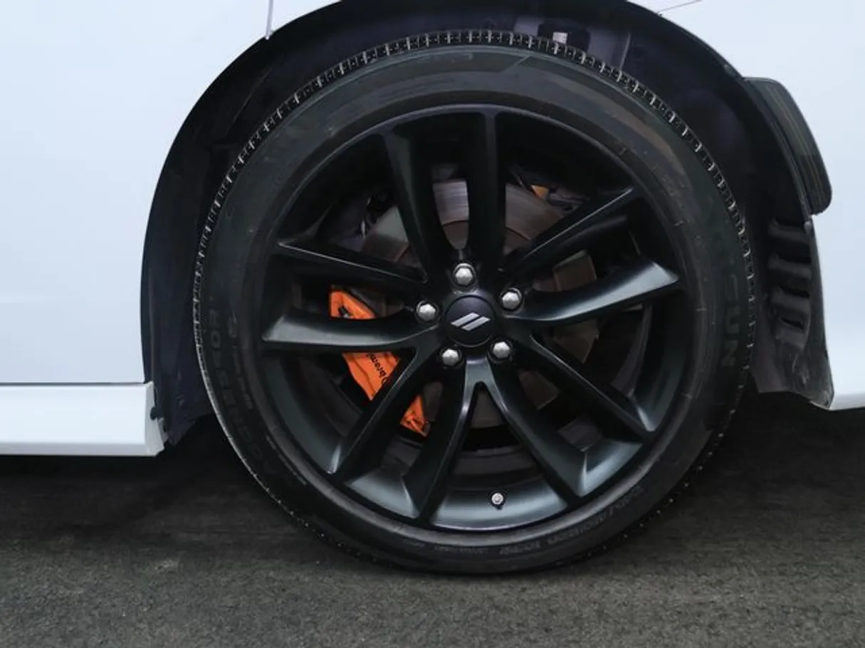 Car image 7