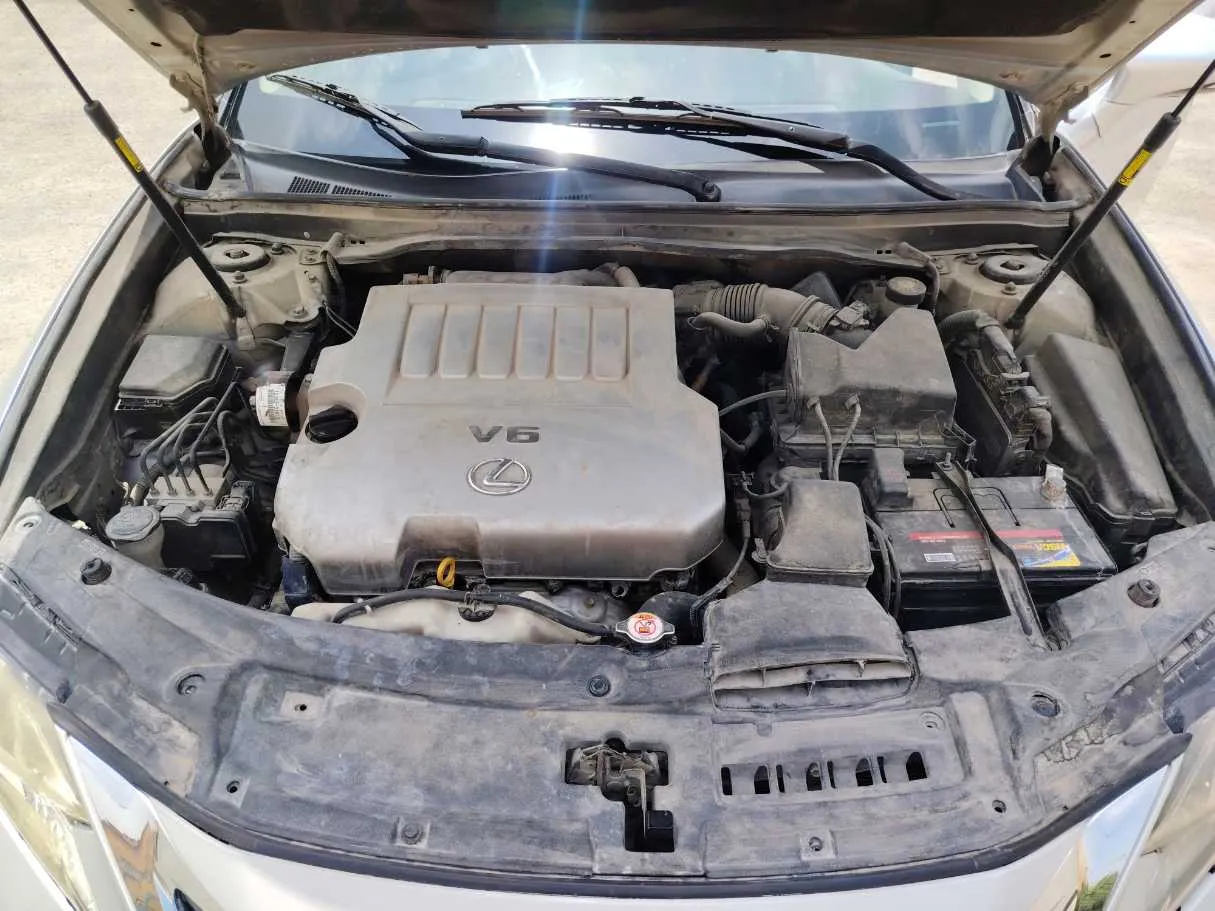 Car image 32