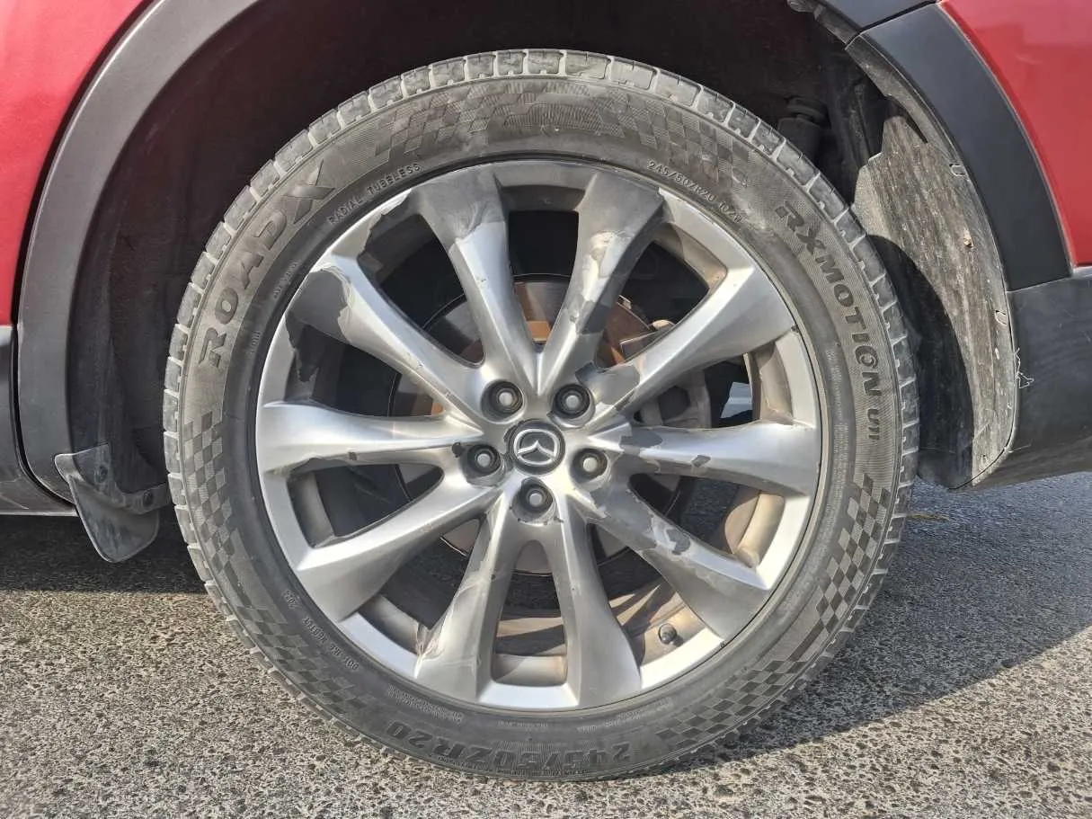 Car image 9