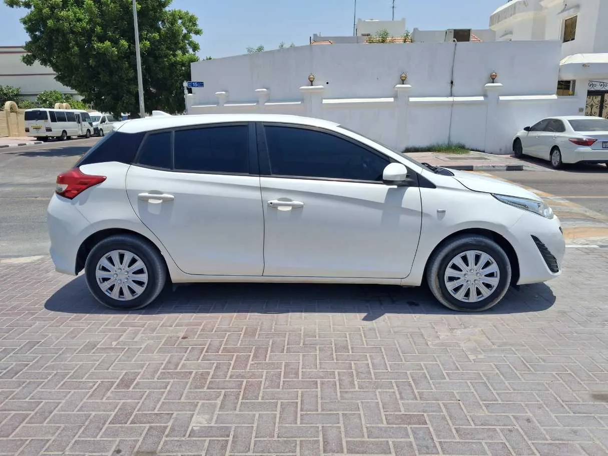 Car image 8