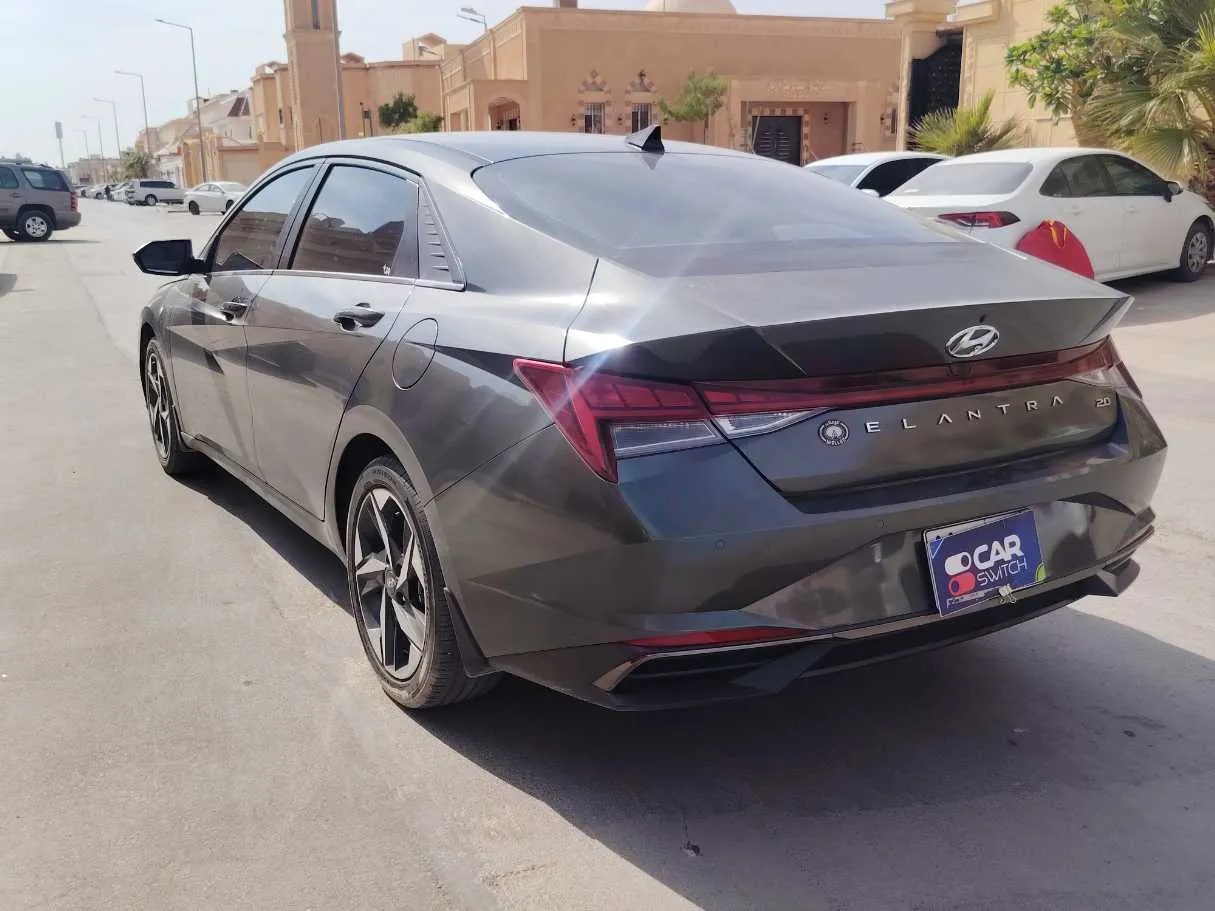 Car image 7