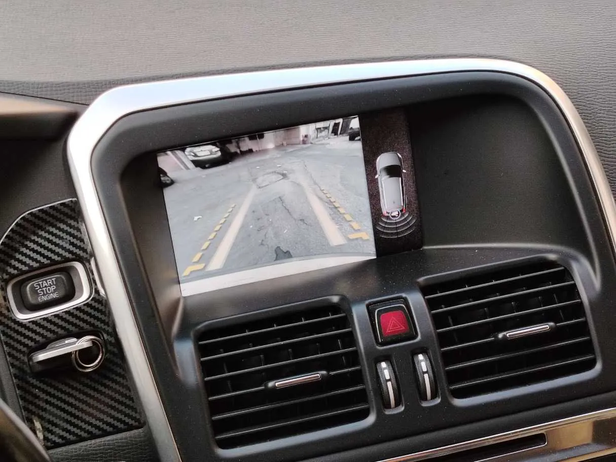 Car image 30