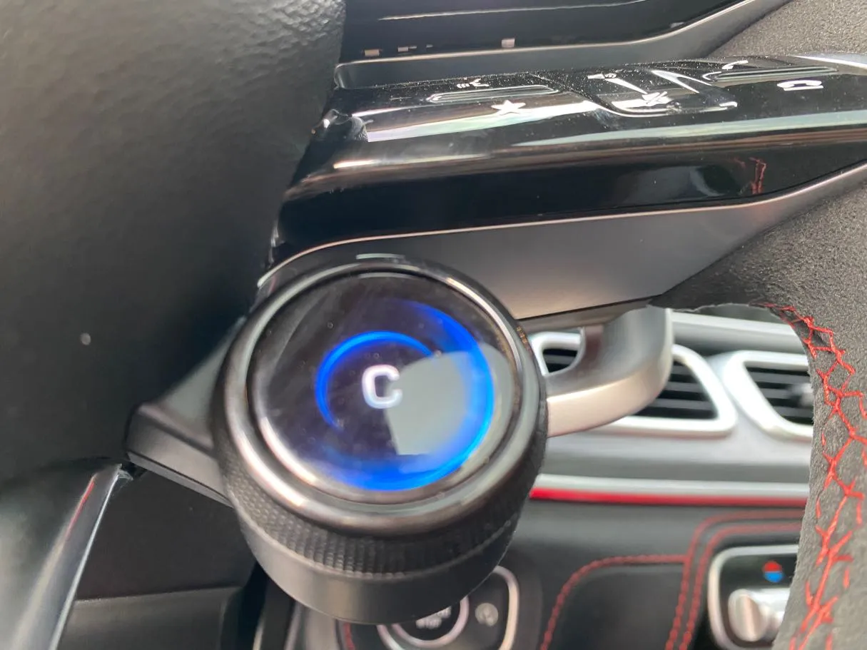 Car image 26