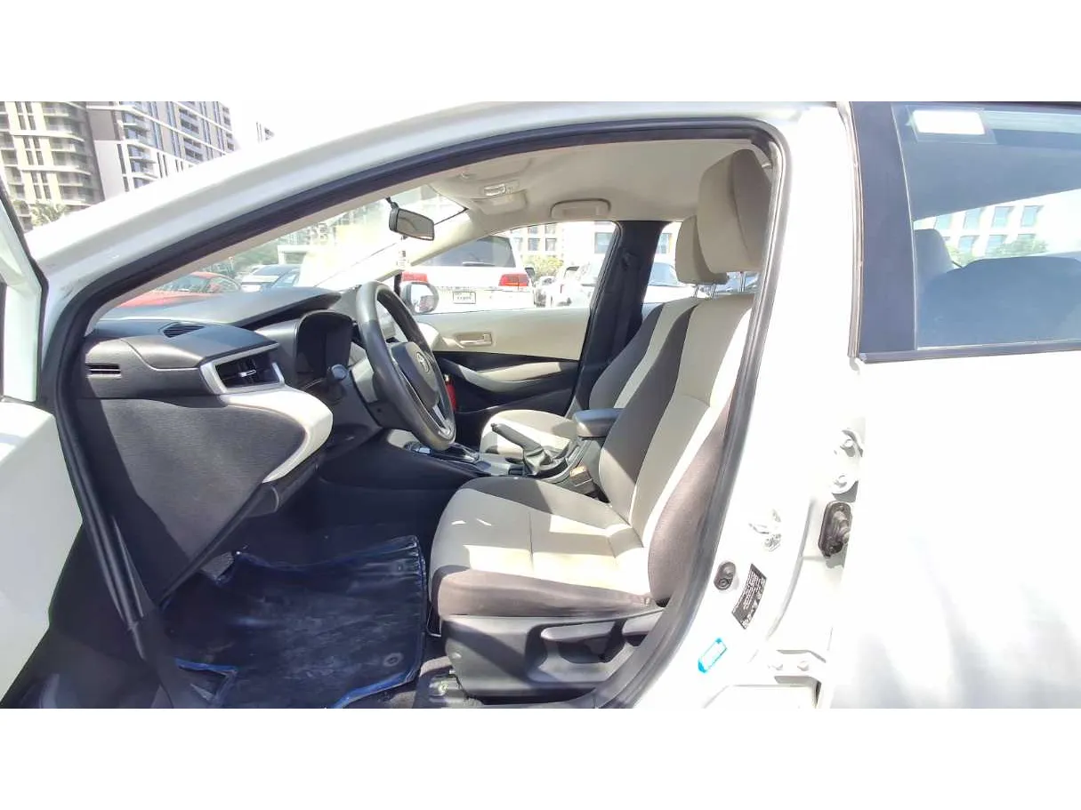 Car image 12