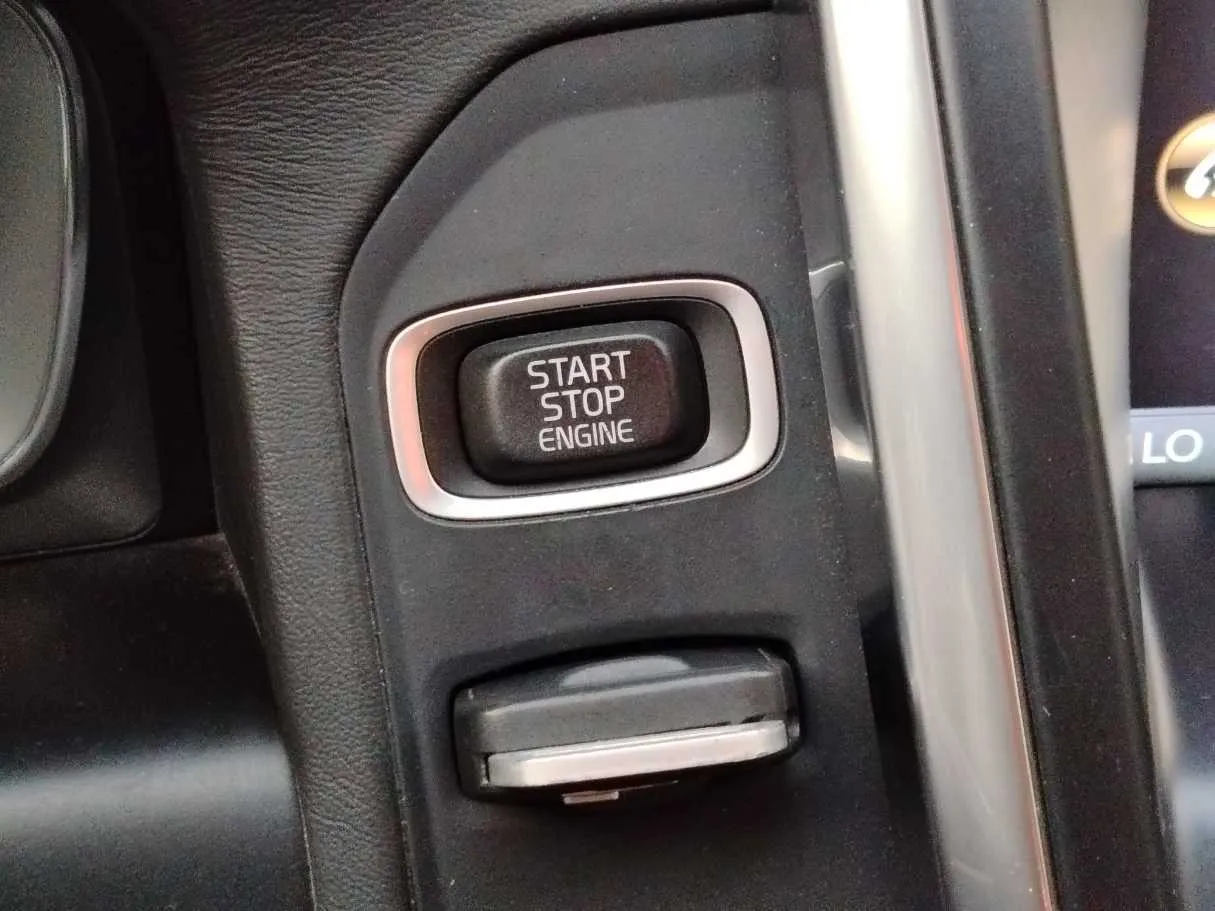 Car image 34