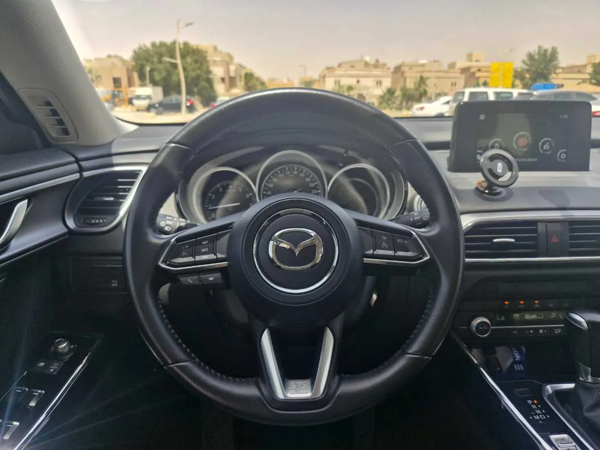 Car image 18