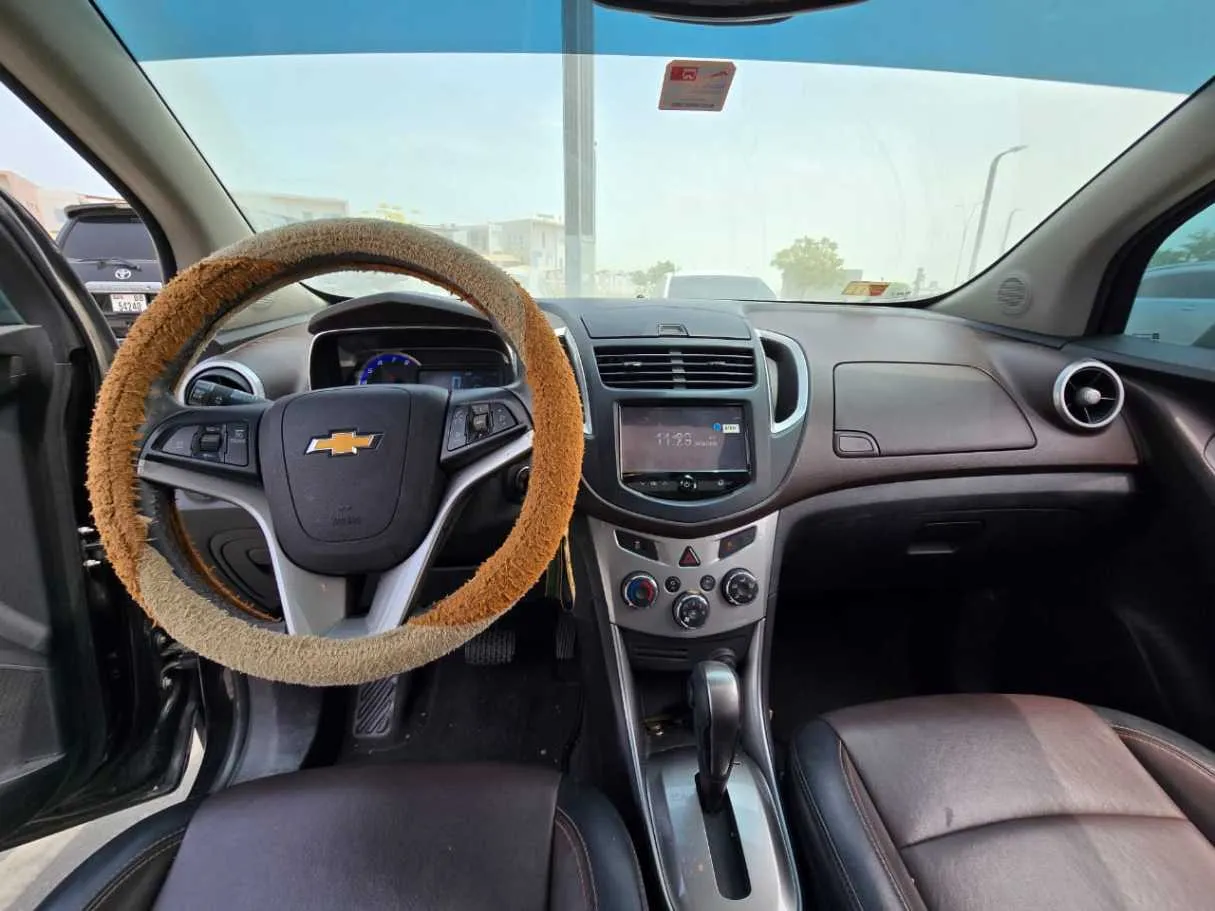 Car image 14