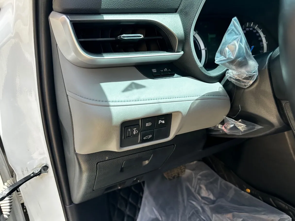 Car image 29
