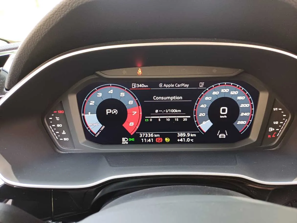 Car image 19