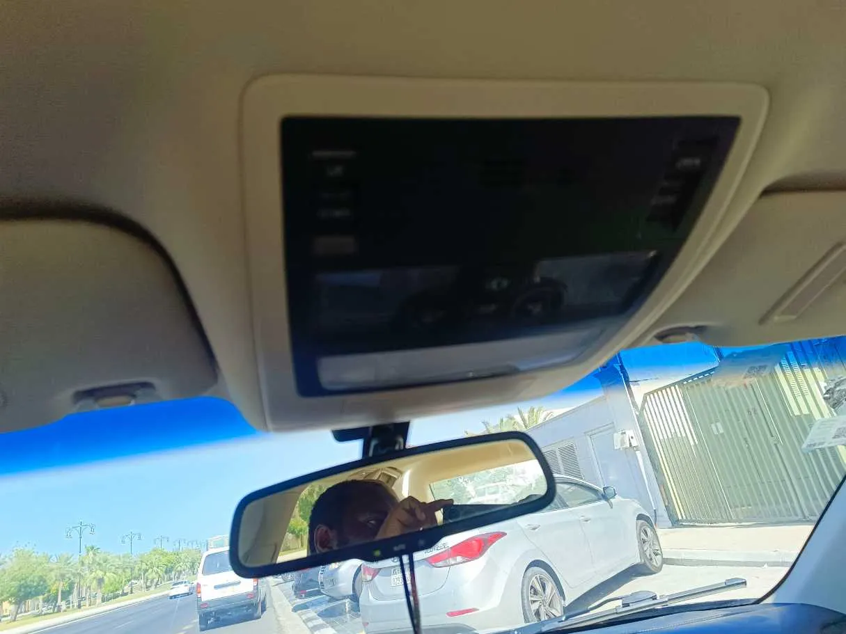 Car image 32