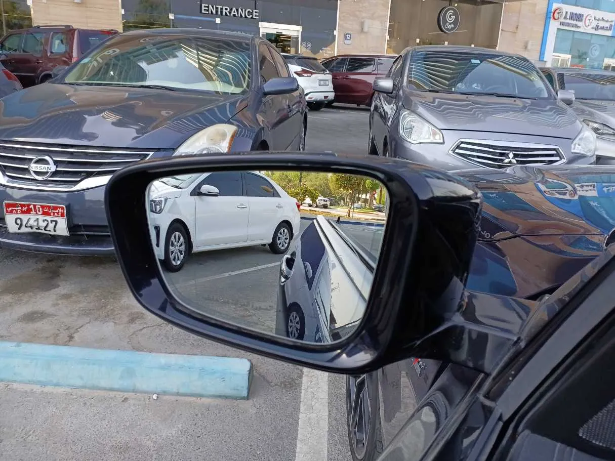 Car image 26
