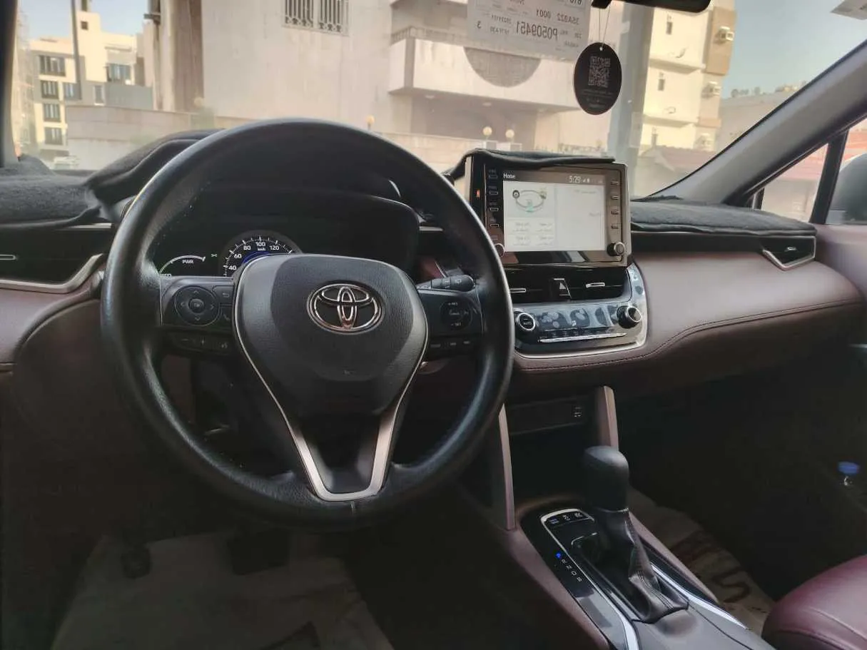 Car image 25