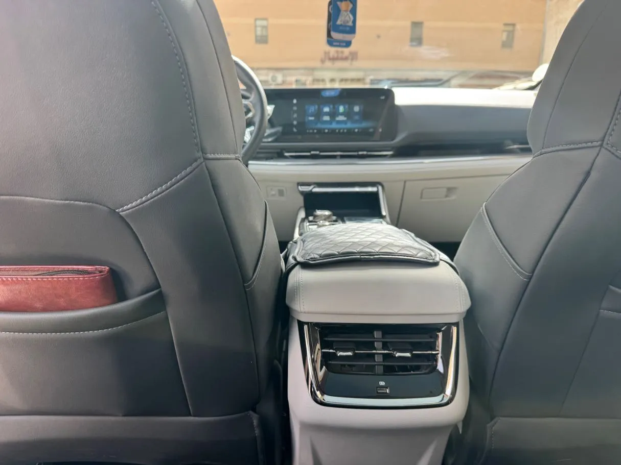 Car image 21