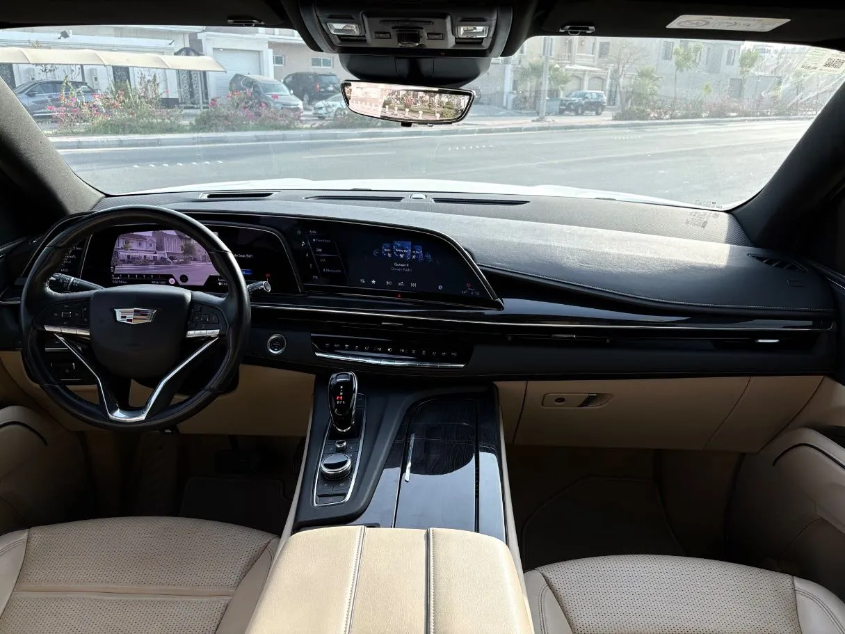 Car image 19