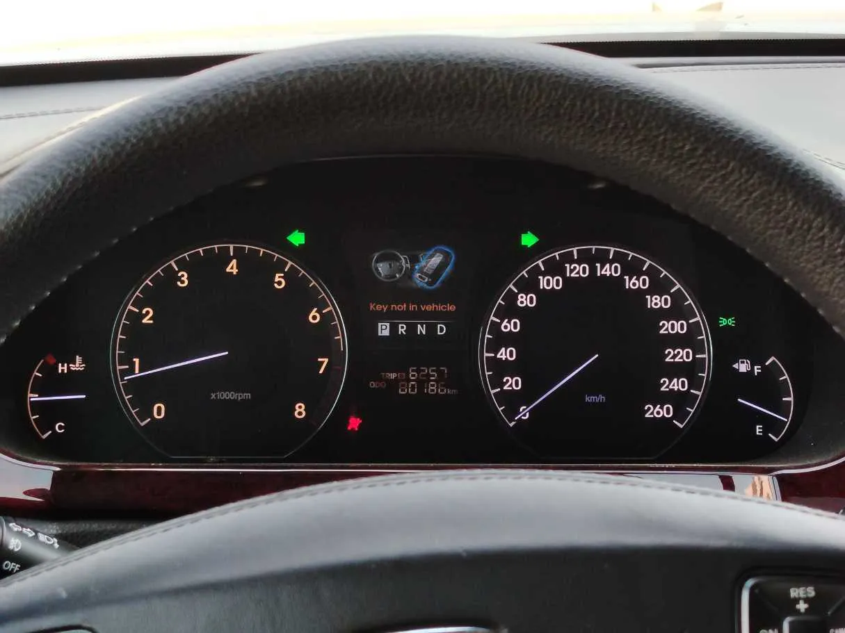 Car image 24