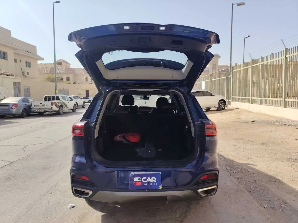 Car image 24