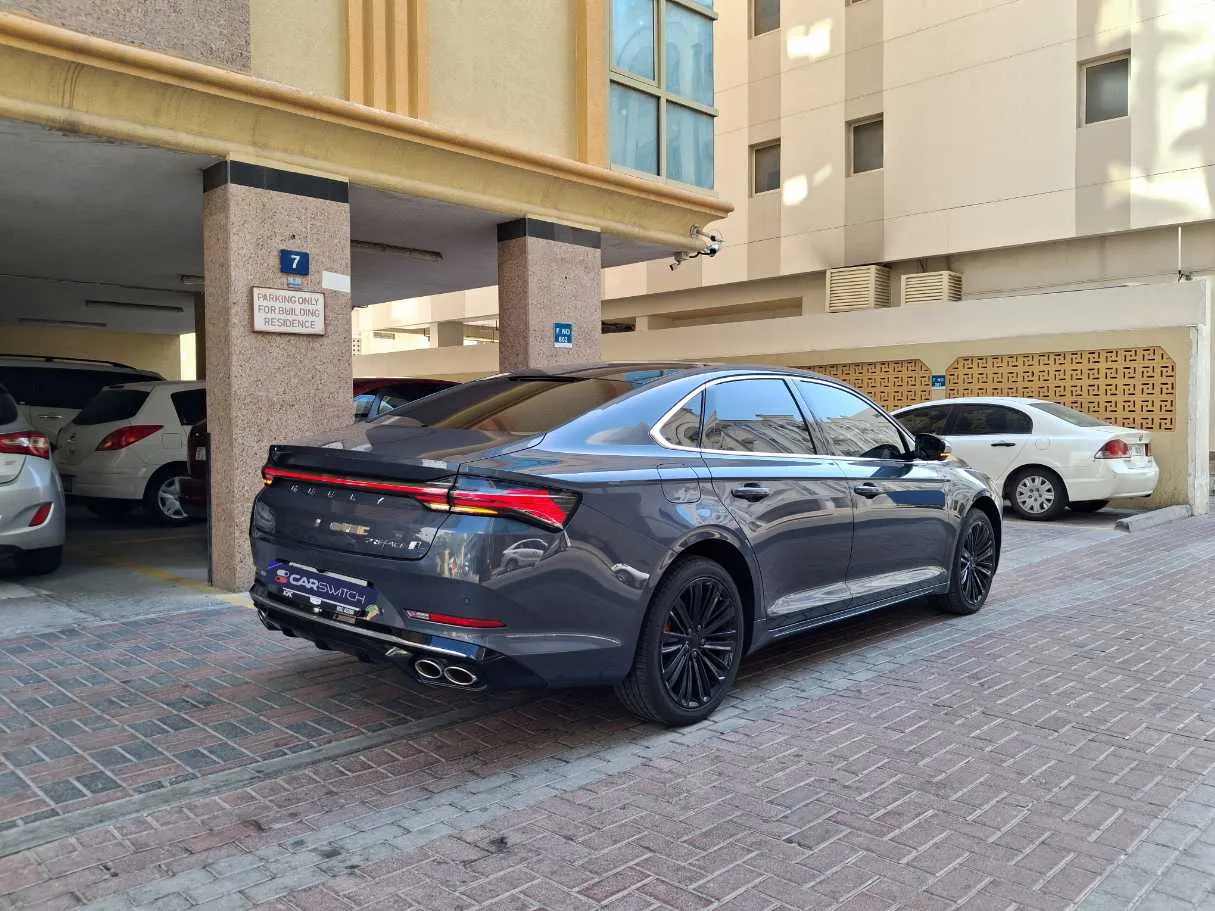 Car image 5