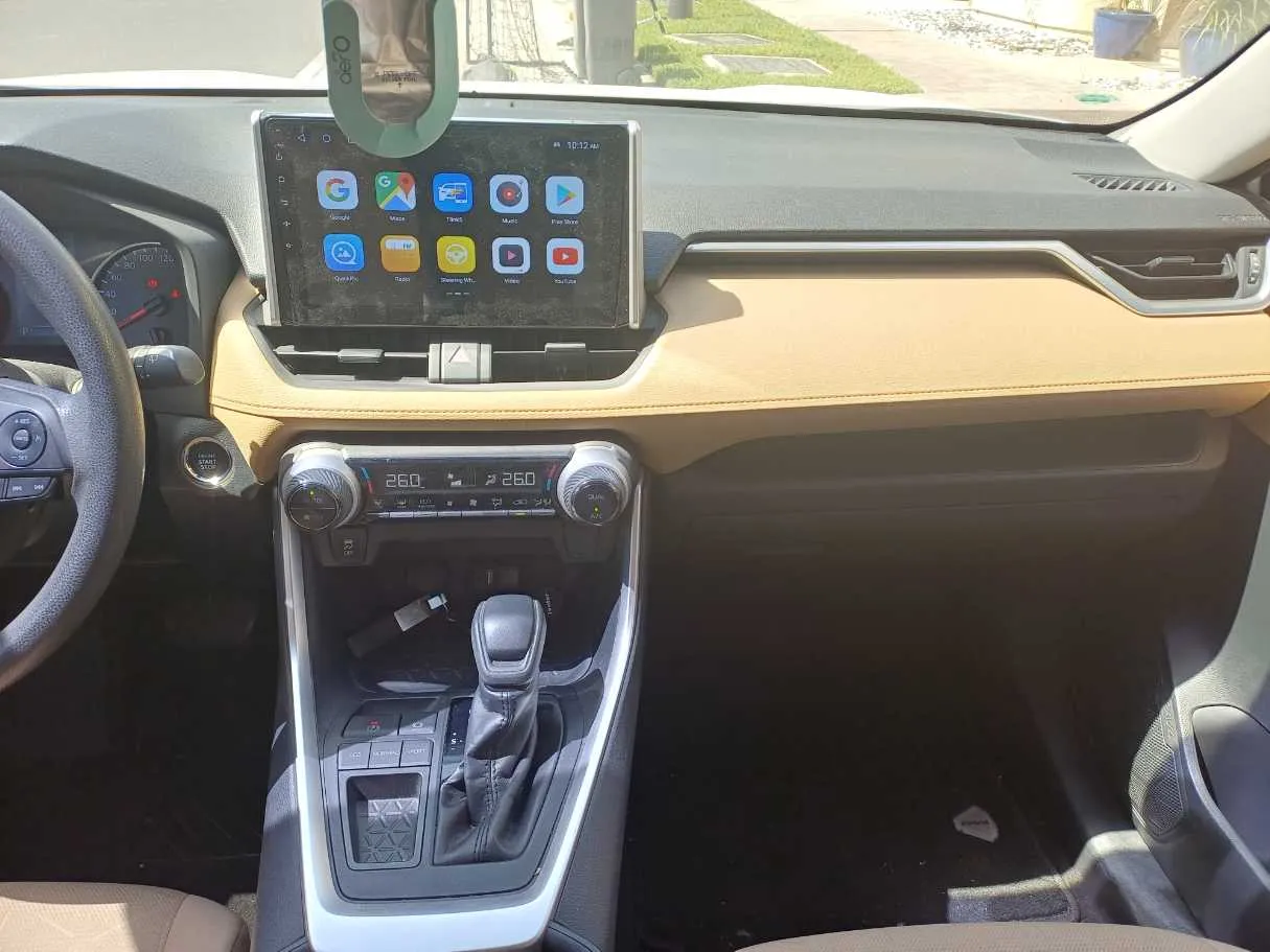 Car image 16