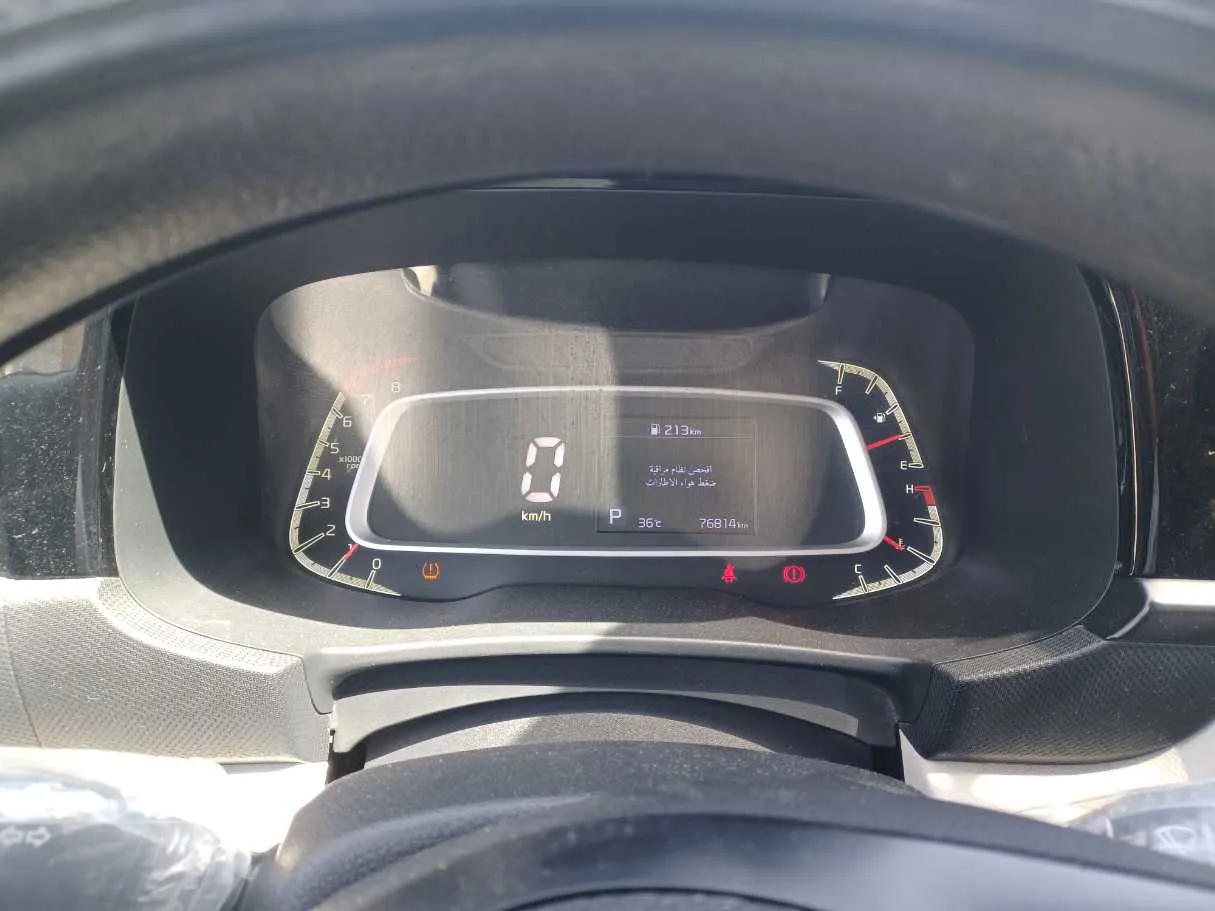Car image 18