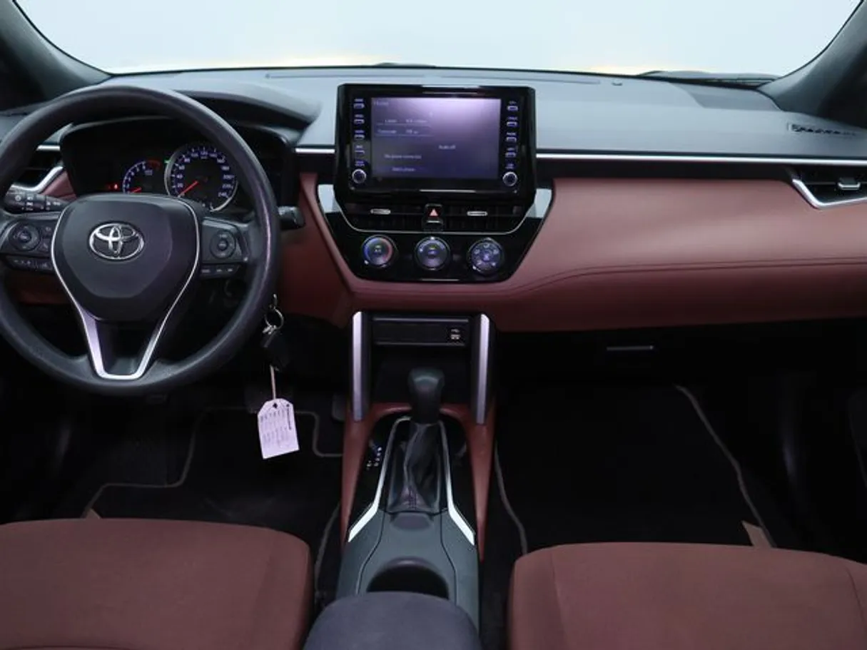 Car image 14