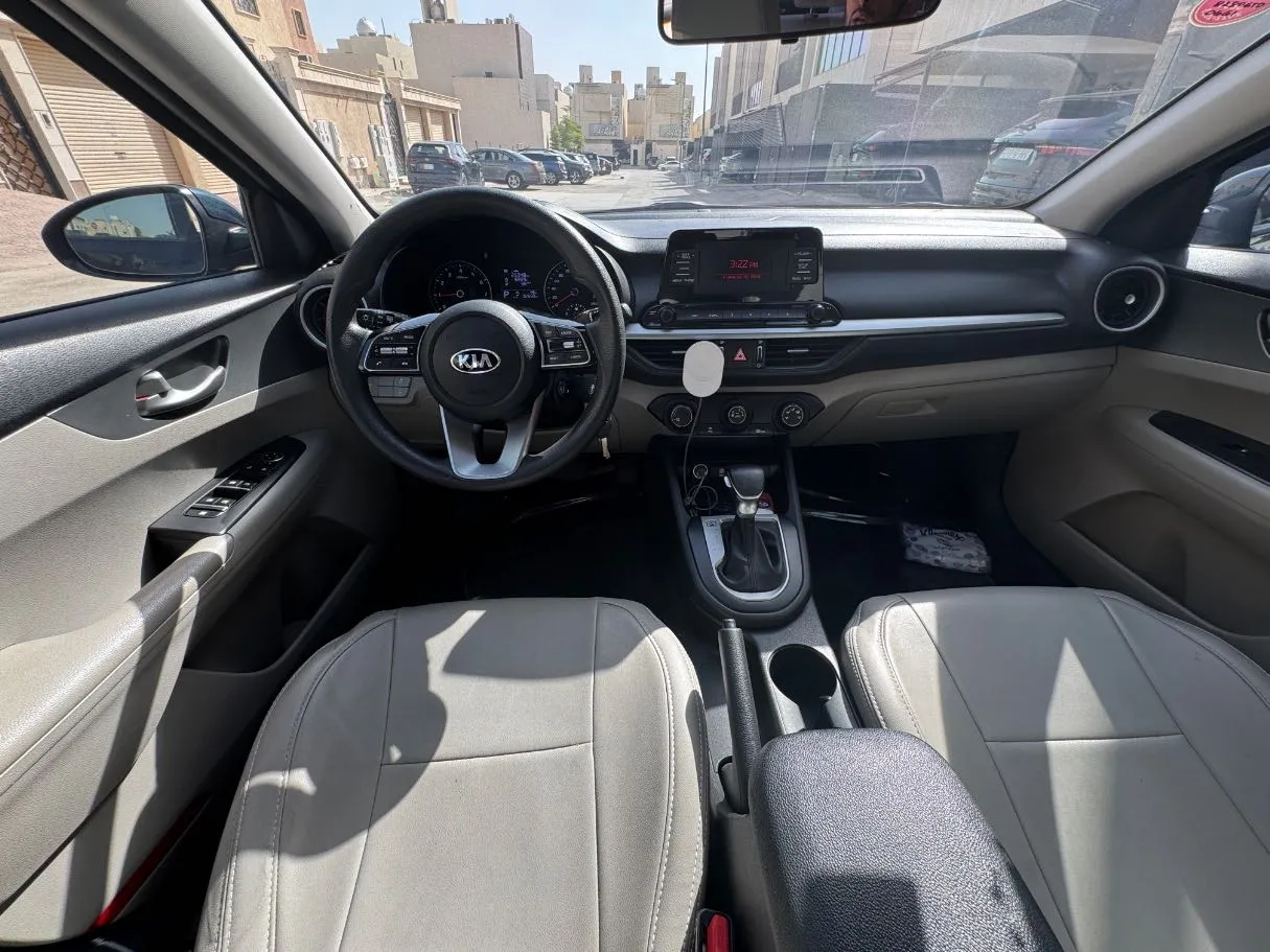 Car image 15