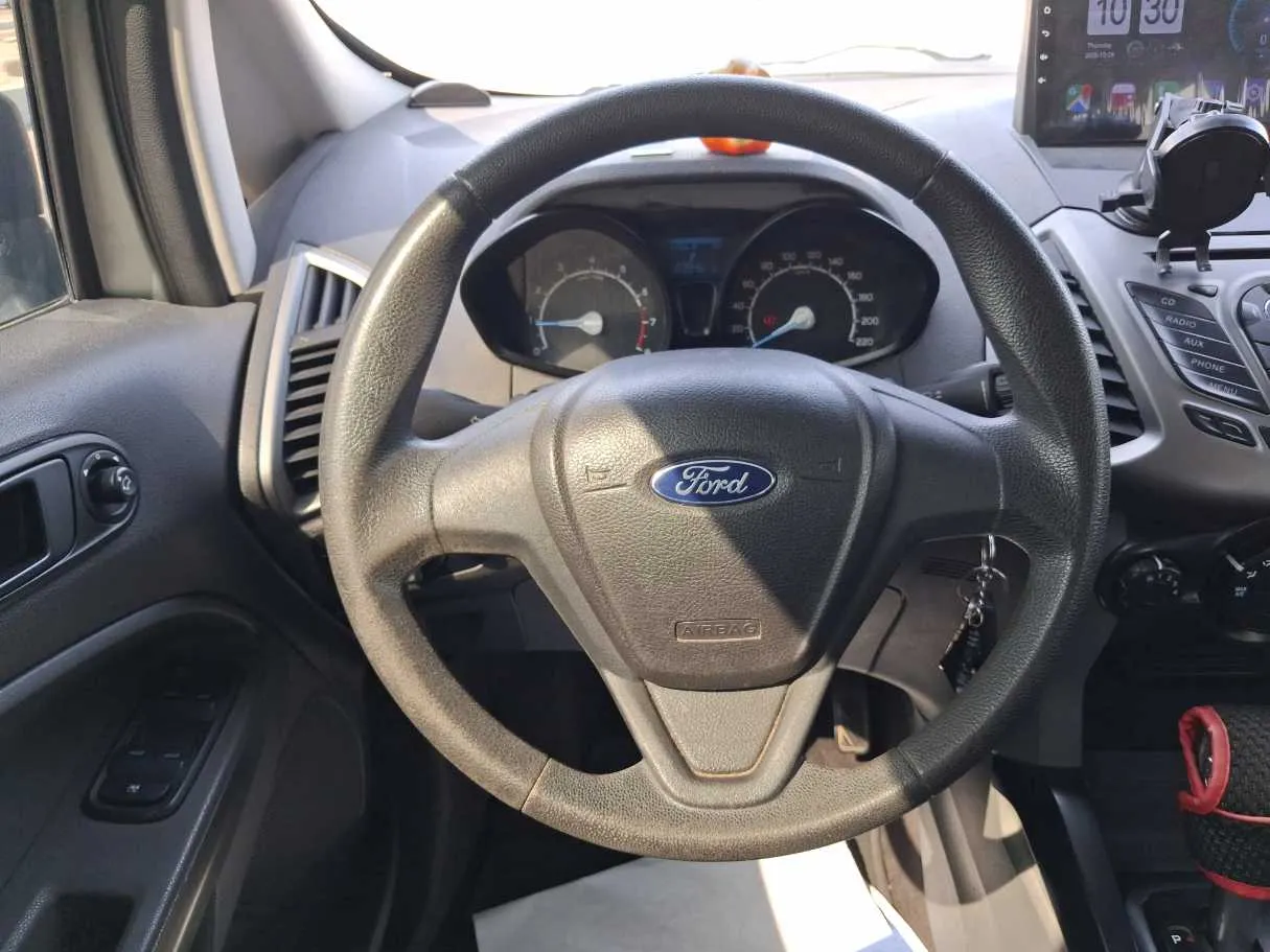 Car image 15
