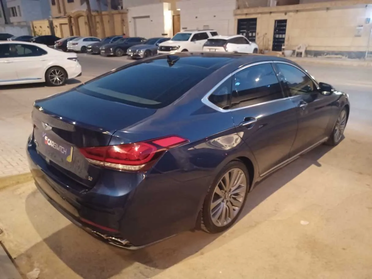Car image 5