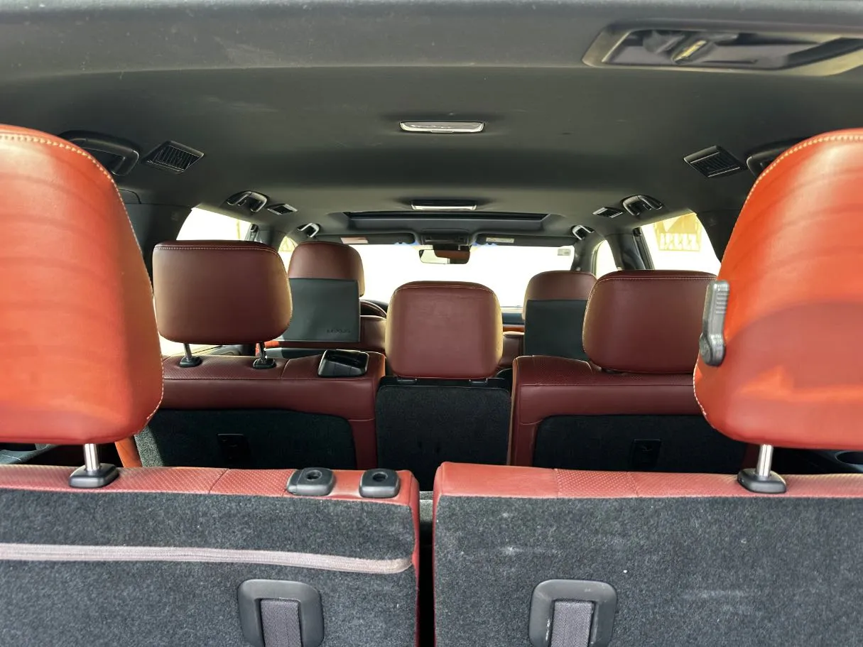 Car image 23