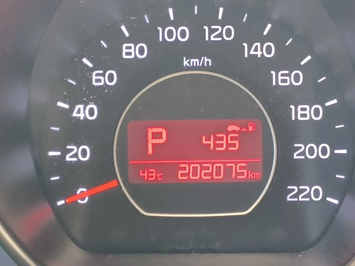 Car image 18