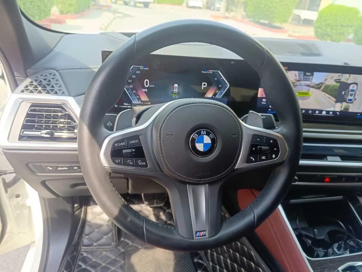 Car image 28