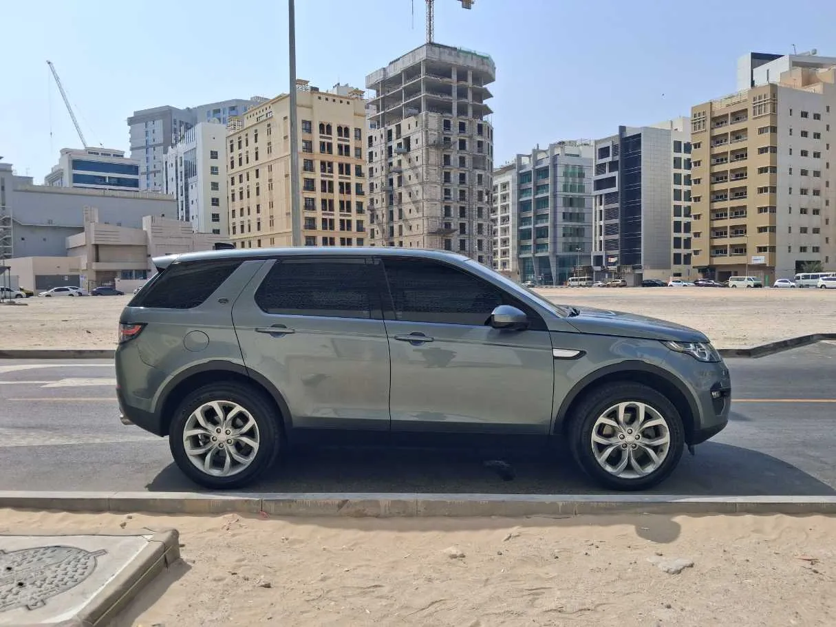 Car image 8